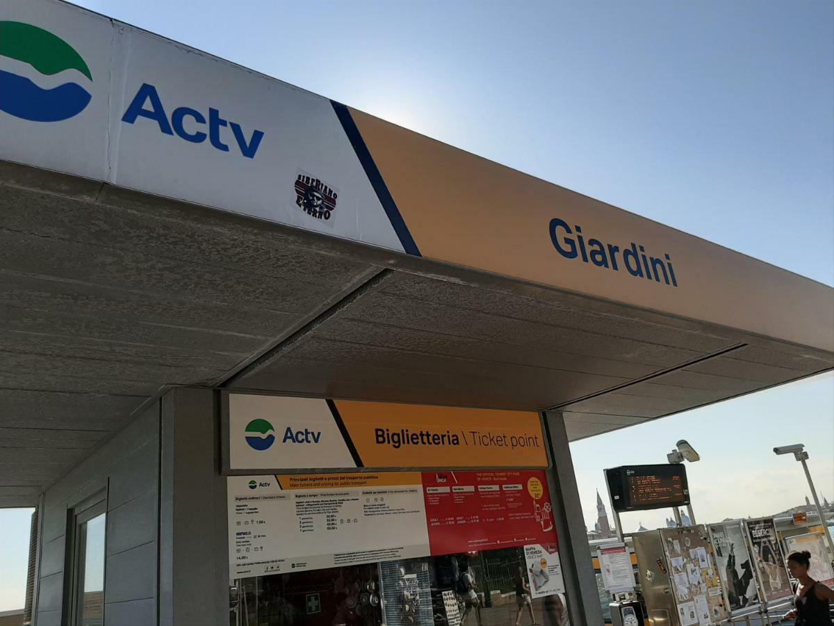 Isepo Apartament *